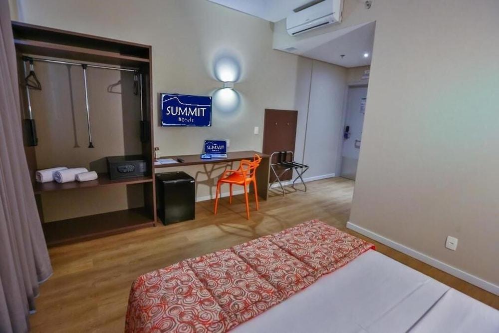 Summit Suites Hotel بينداموهانغابا المظهر الخارجي الصورة