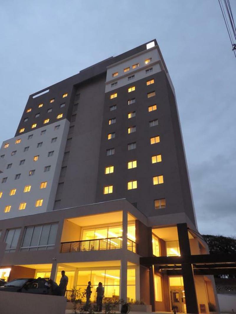 Summit Suites Hotel بينداموهانغابا المظهر الخارجي الصورة